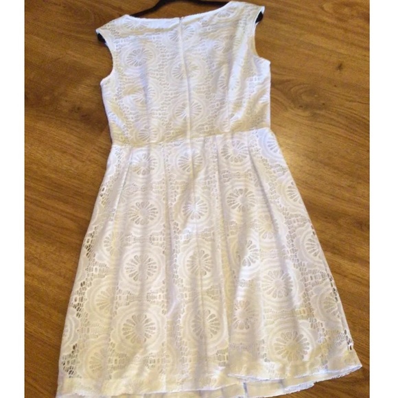 New York & Company A-Line Dress Women's 10 Sleeveless White Lined Lace Trim - Picture 2 of 14